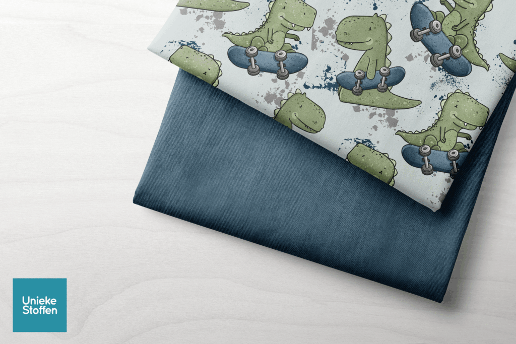 Skatende dino – Organic French Terry